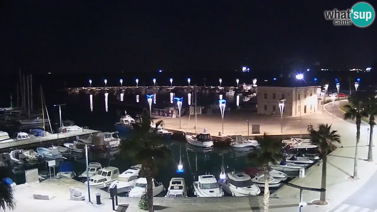 Spletna kamera Luka Koper v živo – Potniški terminal in tovorno pristanišče – Slovenija