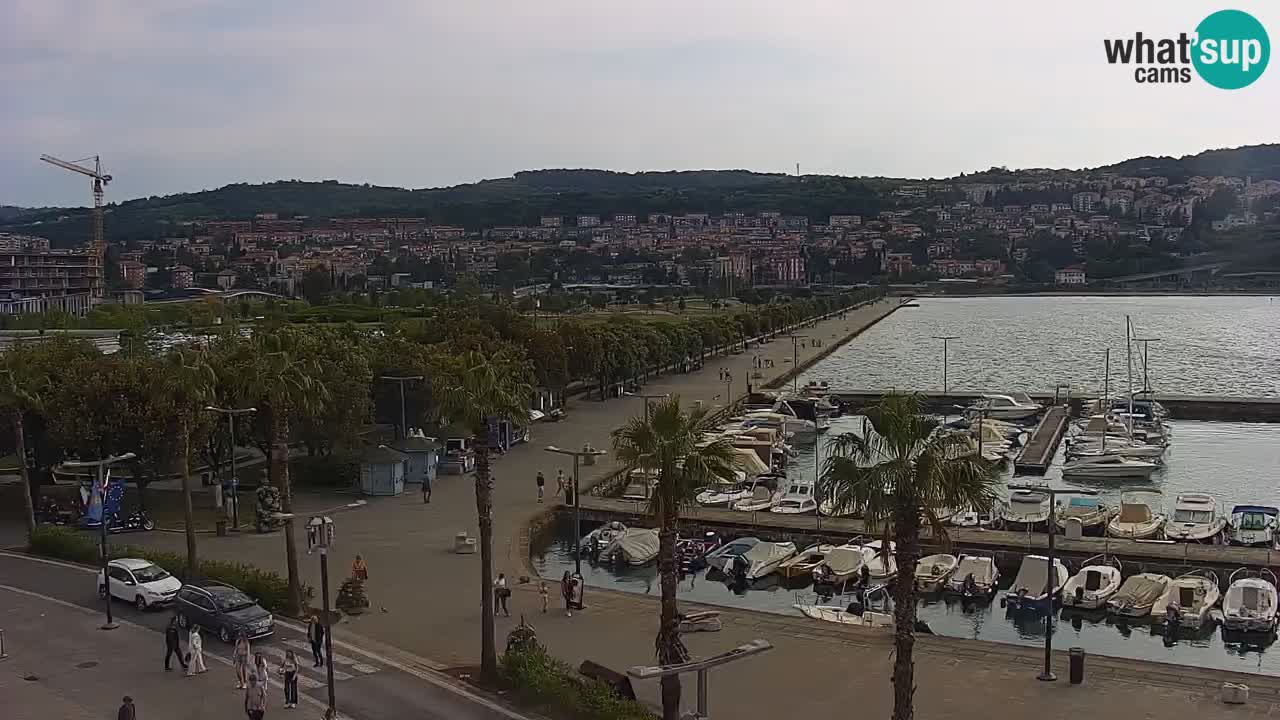 Webcam Koper – Panorama des Jachthafens und der Promenade vom Hotel Grand Koper