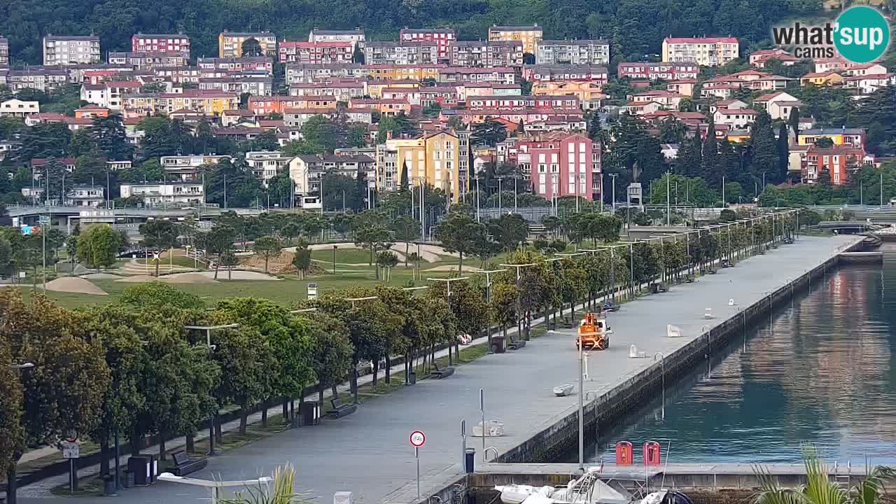 Webcam en direct du port de Koper – port de croisière et de fret – Slovénie