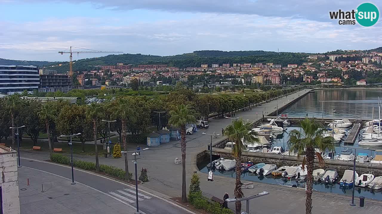 Webcam Koper – Panorama des Jachthafens und der Promenade vom Hotel Grand Koper