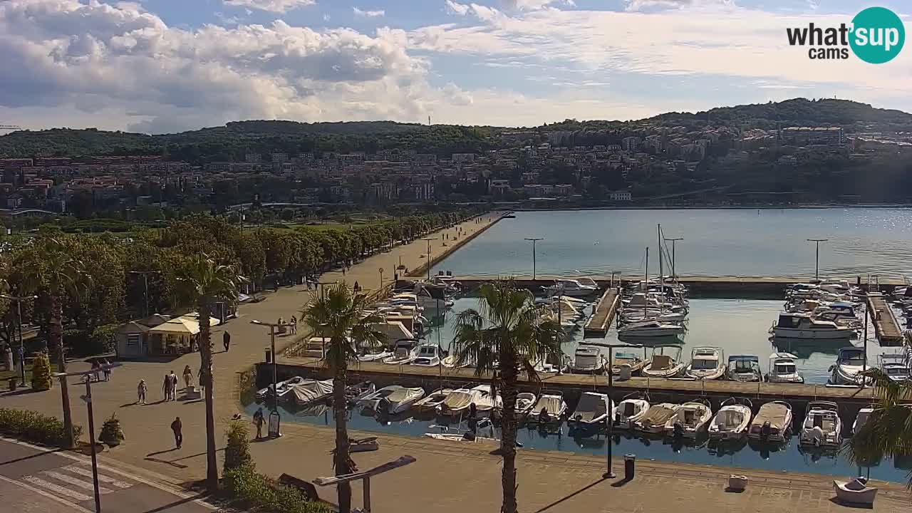 Webcam Koper – Panorama des Jachthafens und der Promenade vom Hotel Grand Koper