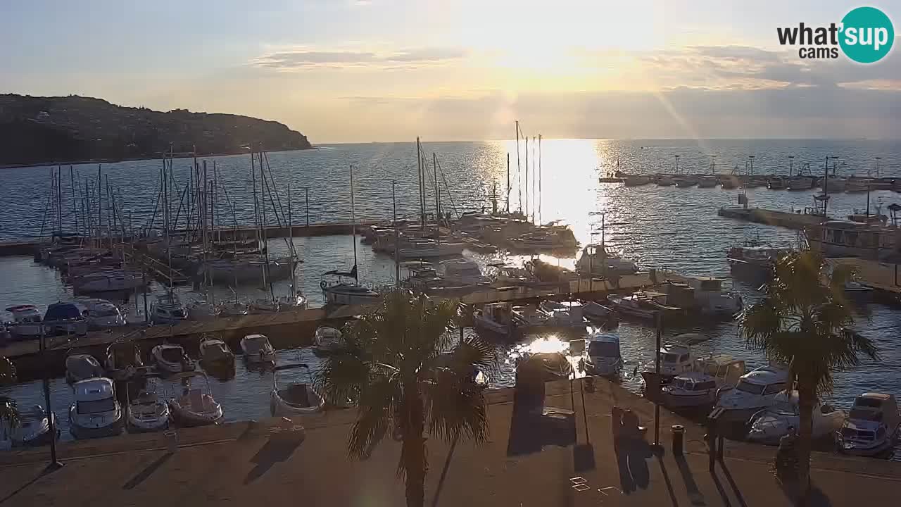 Luka Kopar uživo web kamera – Turistički terminal i teretna luka – Slovenija