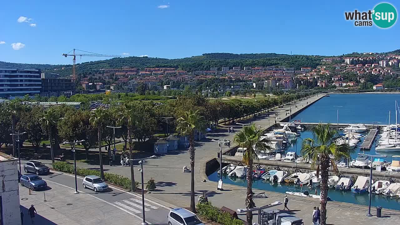 Webcam Koper – Panorama des Jachthafens und der Promenade vom Hotel Grand Koper