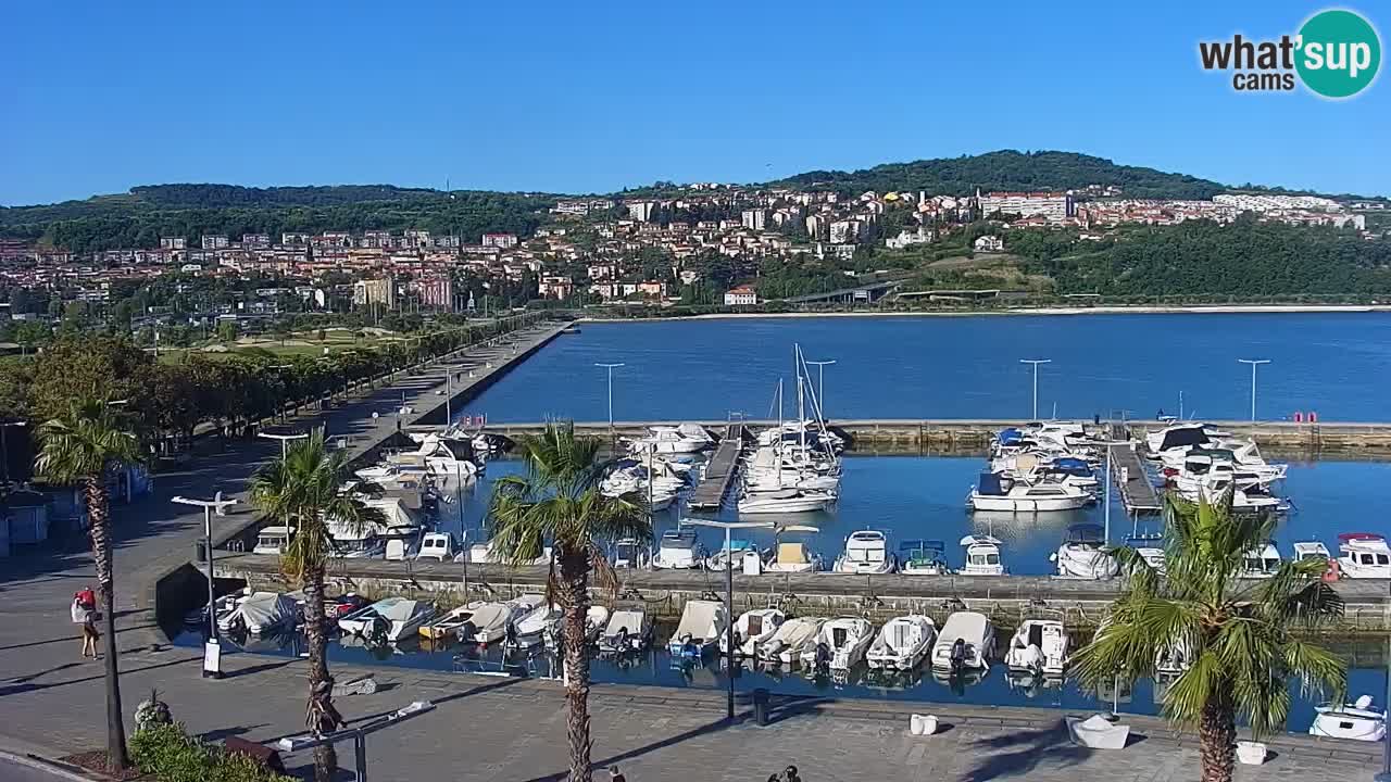 Luka Kopar uživo web kamera – Turistički terminal i teretna luka – Slovenija