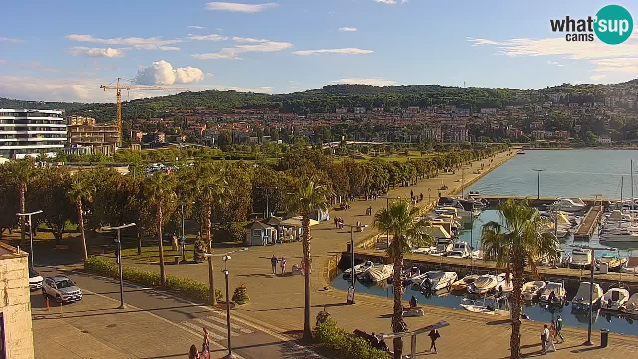 Luka Kopar uživo web kamera – Turistički terminal i teretna luka – Slovenija