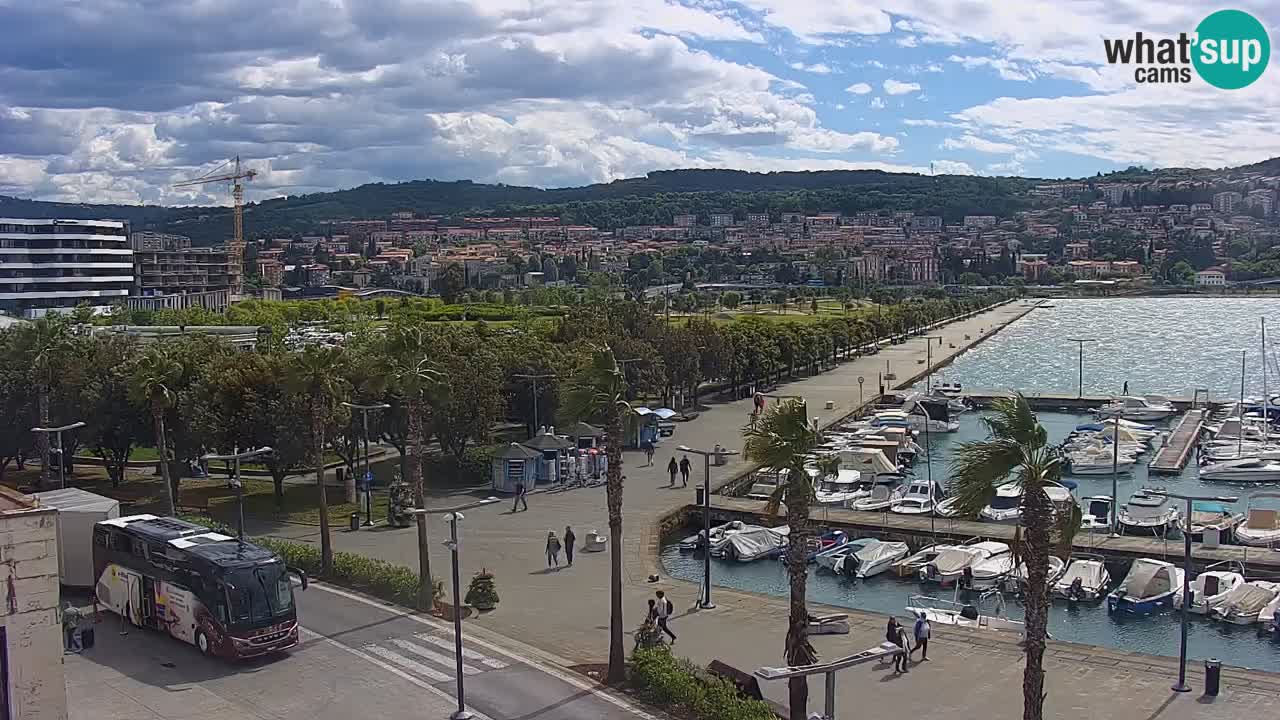 Webcam Koper – Panorama des Jachthafens und der Promenade vom Hotel Grand Koper