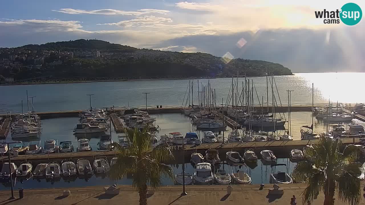 Spletna kamera Koper – Panorama na marino in promenado s Hotela Grand Koper