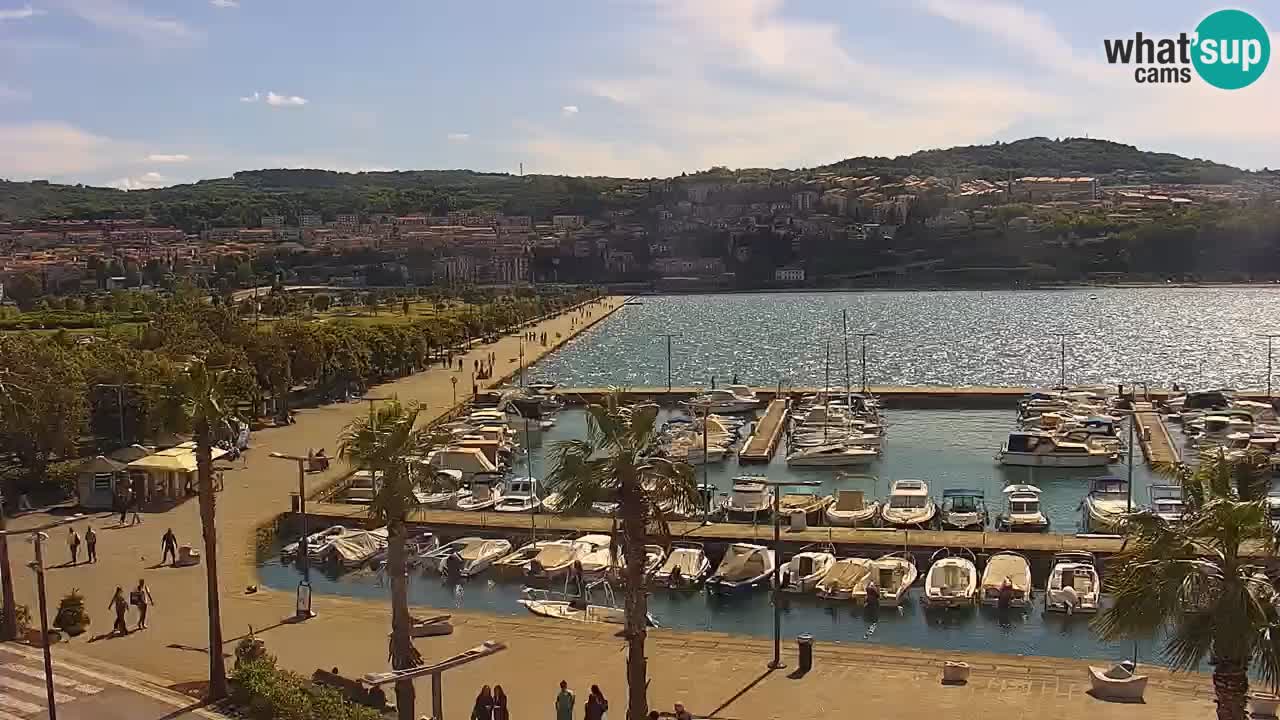 Luka Kopar uživo web kamera – Turistički terminal i teretna luka – Slovenija