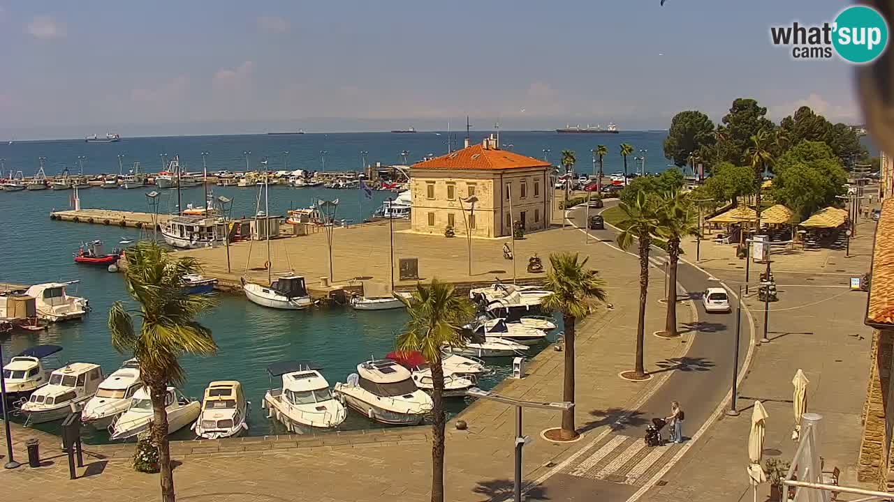 Luka Kopar uživo web kamera – Turistički terminal i teretna luka – Slovenija