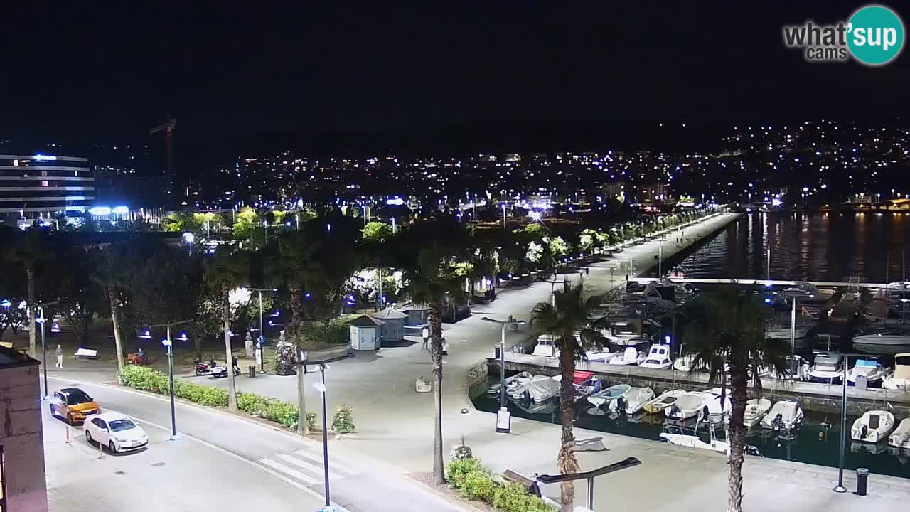 Spletna kamera Luka Koper v živo – Potniški terminal in tovorno pristanišče – Slovenija
