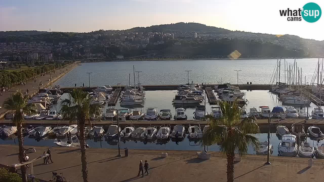 Camera en vivo Koper – puerto deportivo y paseo marítimo desde el Hotel Grand Koper