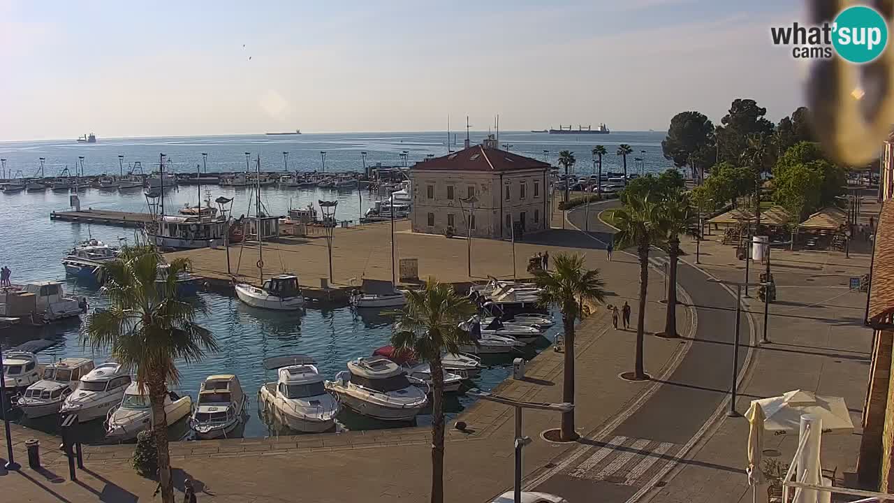Webcam en direct du port de Koper – port de croisière et de fret – Slovénie