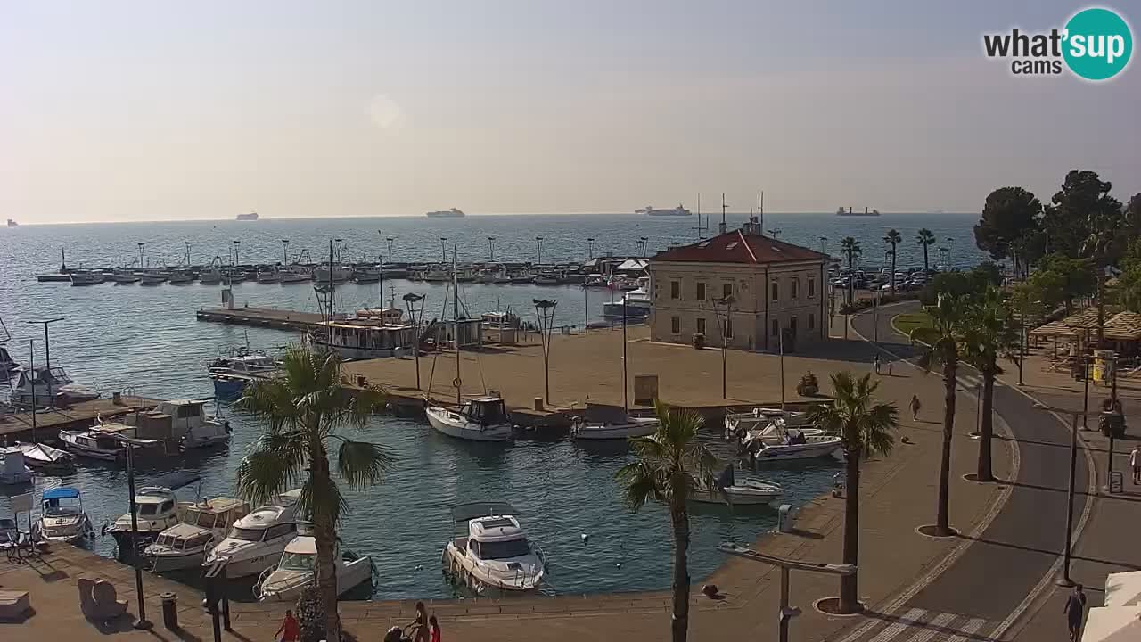 Webcam Koper – Panorama des Jachthafens und der Promenade vom Hotel Grand Koper