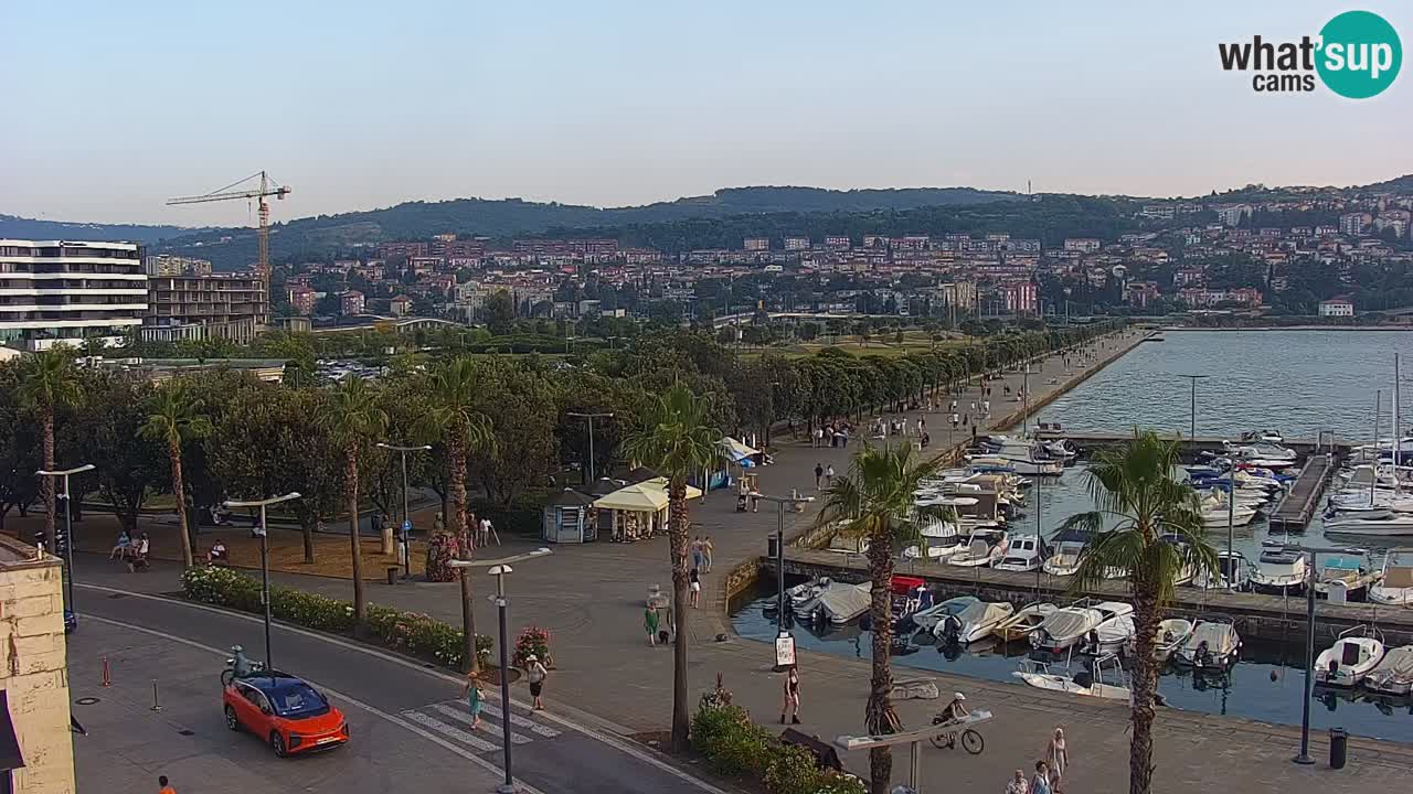 Webcam Koper – Panorama of the marina and promenade from the Grand Hotel Koper