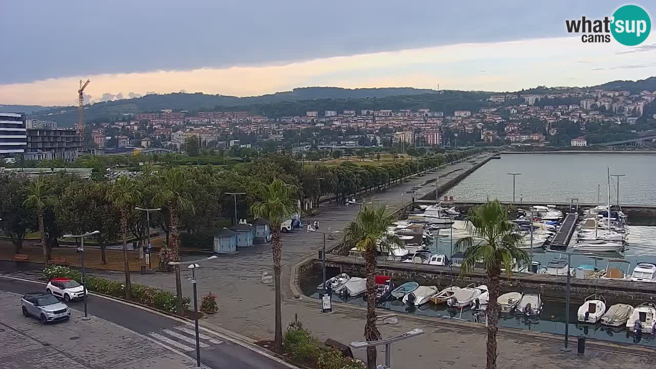 Webcam en direct du port de Koper – port de croisière et de fret – Slovénie