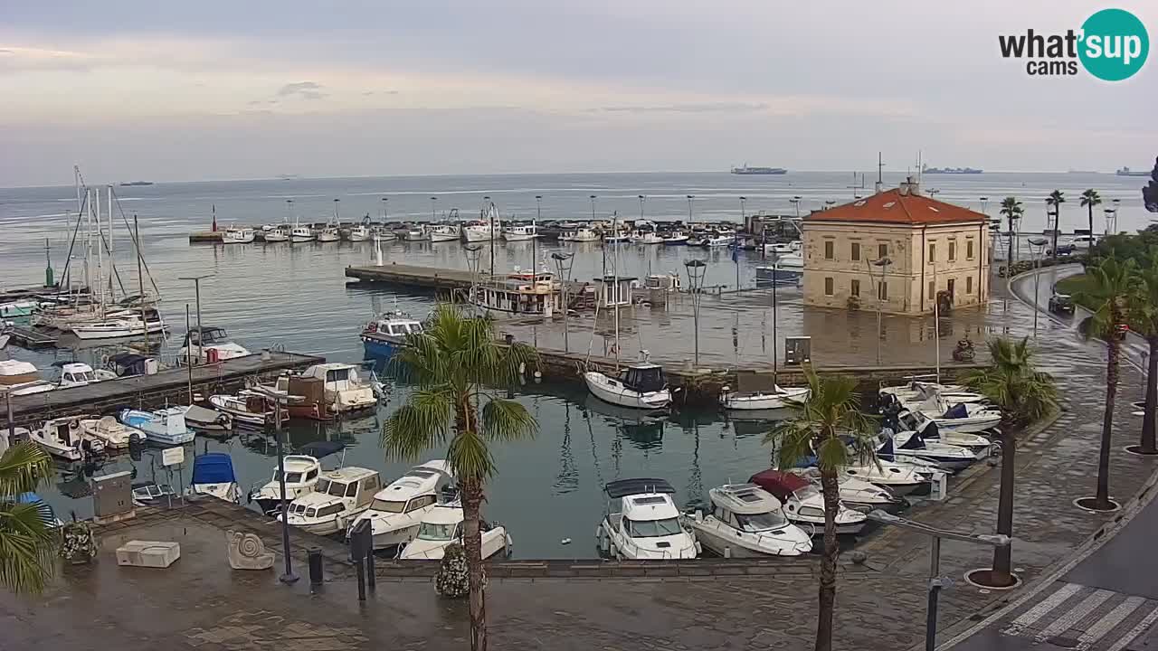 Webcam Koper – Panorama de la marina et de la promenade depuis le Grand Hotel Koper