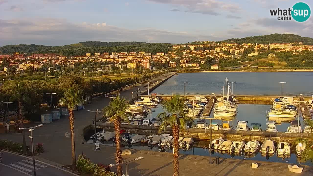 Camera en vivo Koper – puerto deportivo y paseo marítimo desde el Hotel Grand Koper