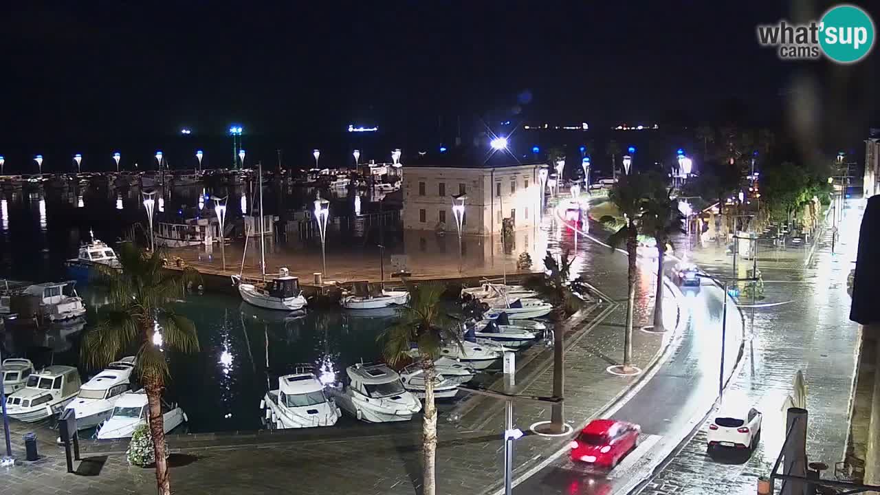 Spletna kamera Luka Koper v živo – Potniški terminal in tovorno pristanišče – Slovenija