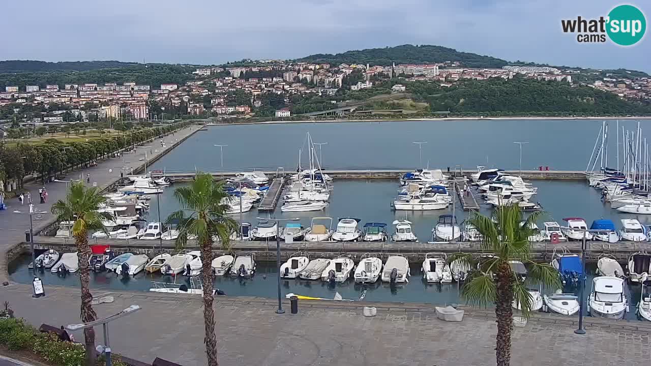 Webcam Koper – Panorama des Jachthafens und der Promenade vom Hotel Grand Koper