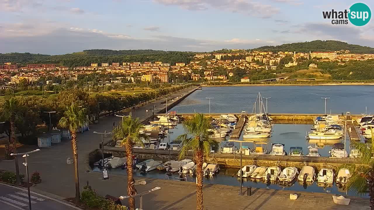 Webcam Koper – Panorama des Jachthafens und der Promenade vom Hotel Grand Koper
