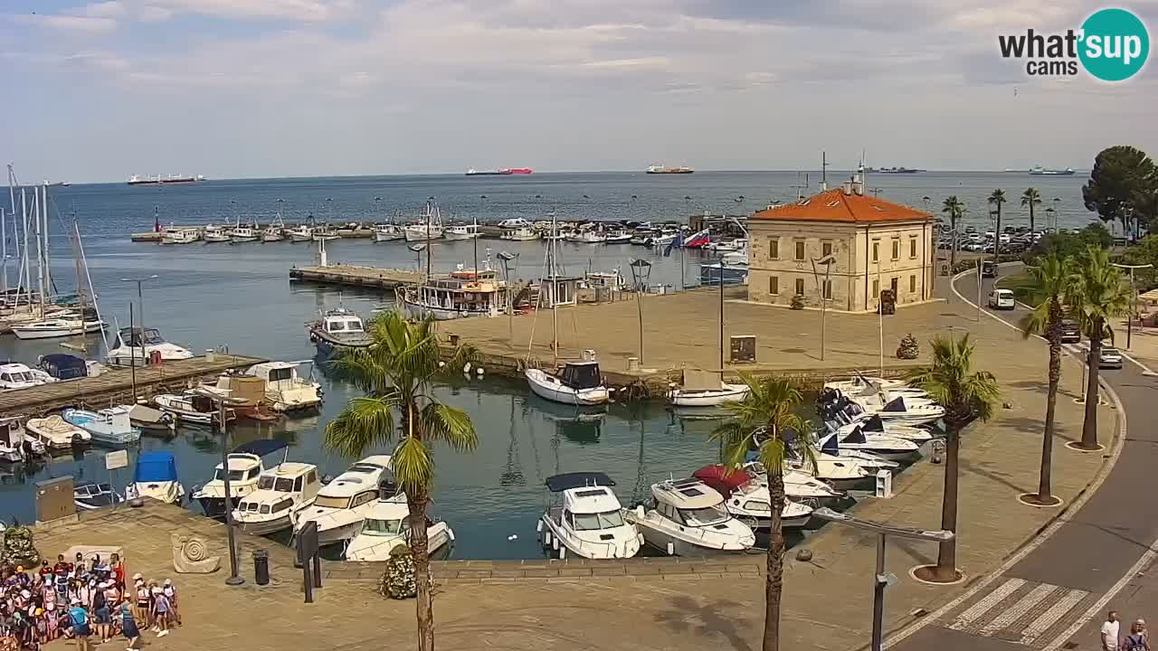 Webcam Koper – Panorama des Jachthafens und der Promenade vom Hotel Grand Koper