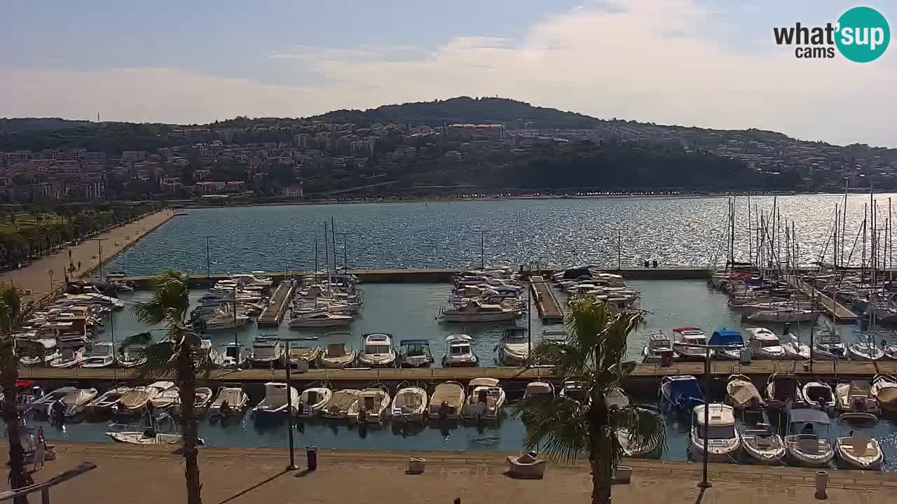 Spletna kamera Luka Koper v živo – Potniški terminal in tovorno pristanišče – Slovenija