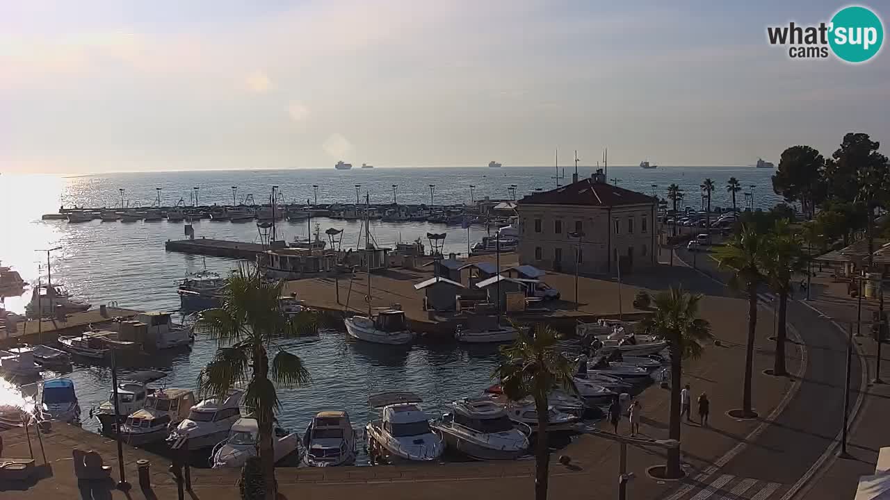 Webcam Koper – Panorama of the marina and promenade from the Grand Hotel Koper