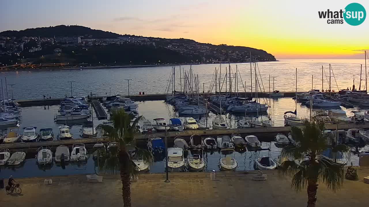Webcam Koper – Panorama of the marina and promenade from the Grand Hotel Koper