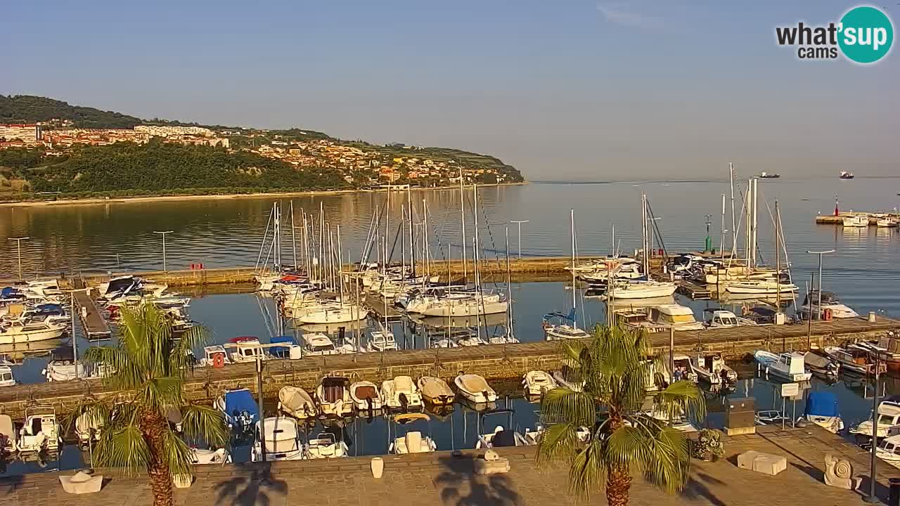 Webcam Koper – Panorama des Jachthafens und der Promenade vom Hotel Grand Koper