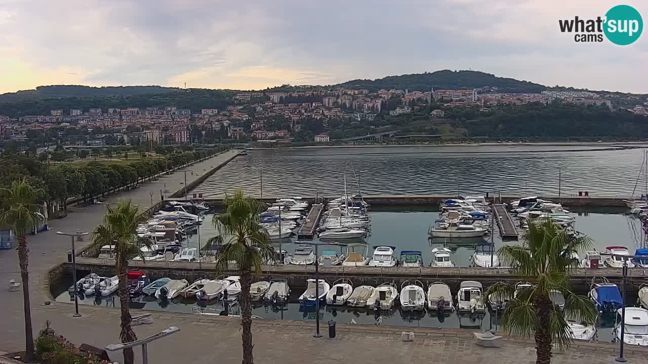 Camera en vivo Koper – puerto deportivo y paseo marítimo desde el Hotel Grand Koper