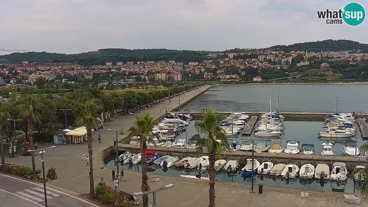 Luka Kopar uživo web kamera – Turistički terminal i teretna luka – Slovenija
