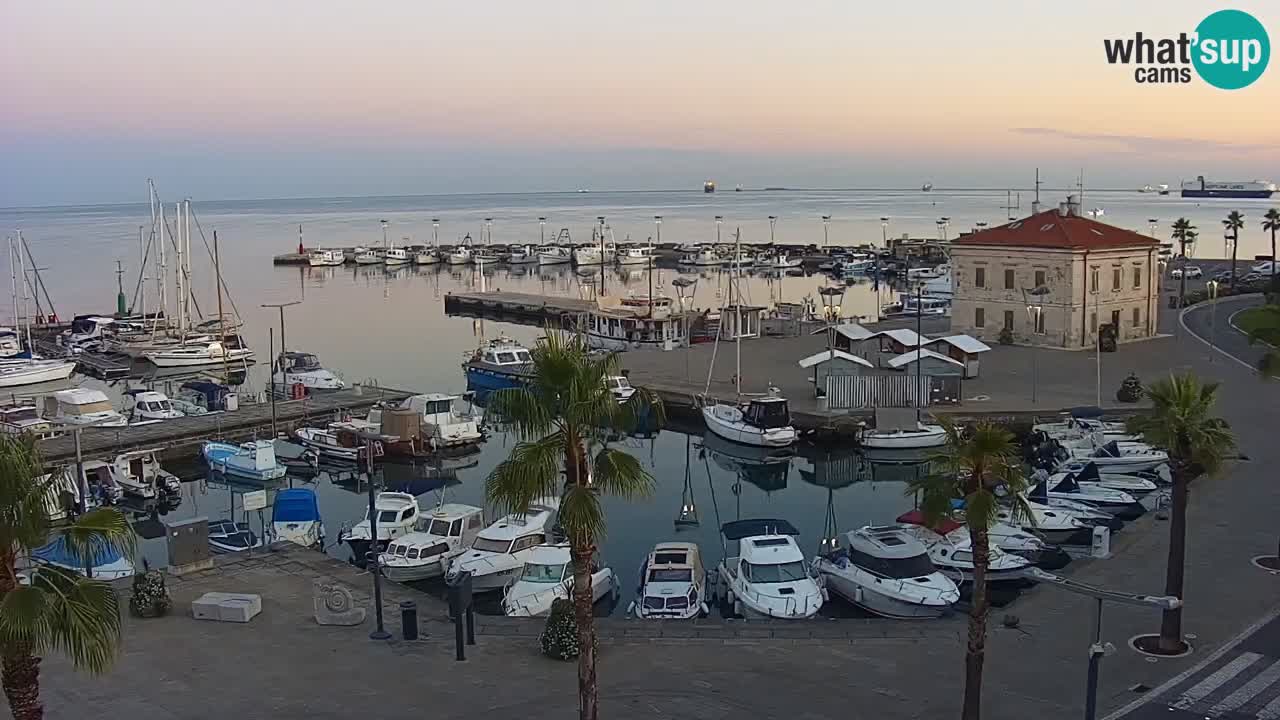 Webcam Koper – Panorama of the marina and promenade from the Grand Hotel Koper
