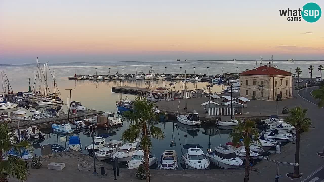 Webcam Koper – Panorama of the marina and promenade from the Grand Hotel Koper