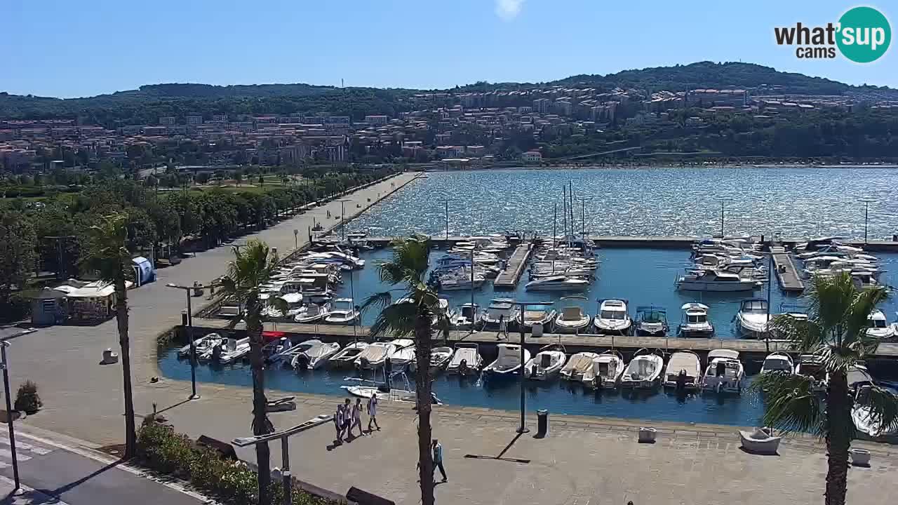 Luka Kopar uživo web kamera – Turistički terminal i teretna luka – Slovenija