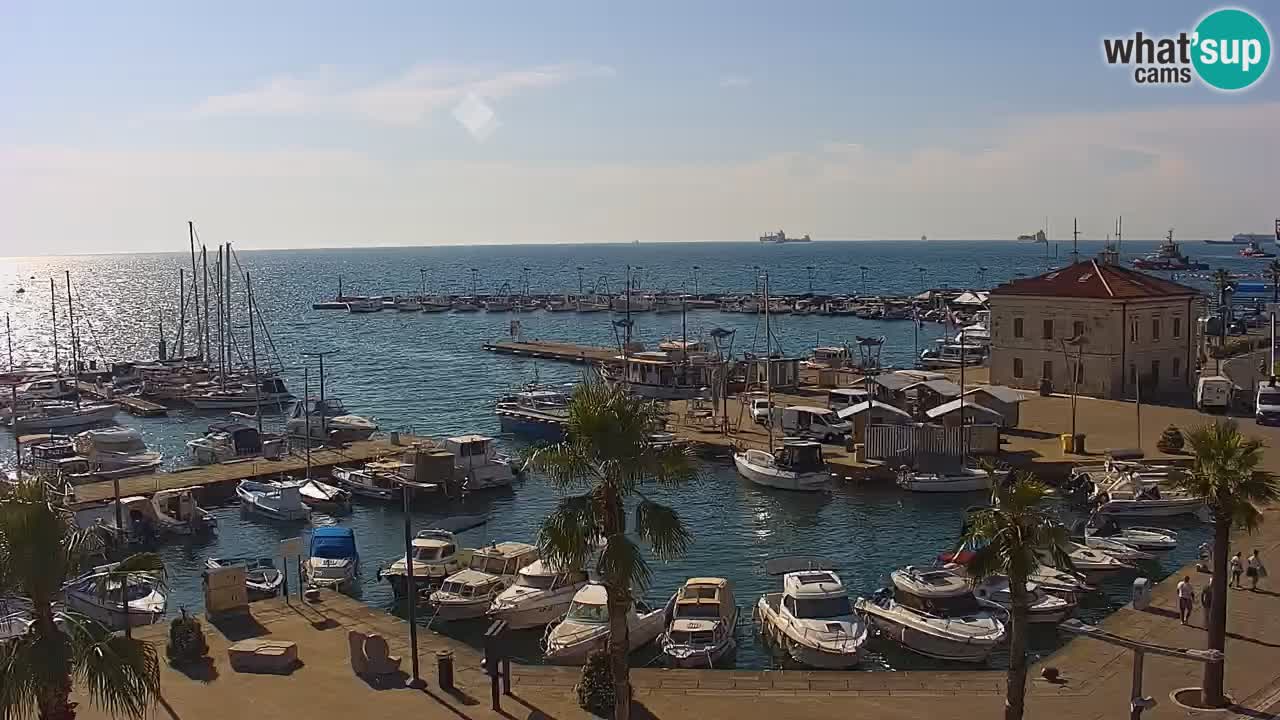 Webcam Koper – Panorama des Jachthafens und der Promenade vom Hotel Grand Koper