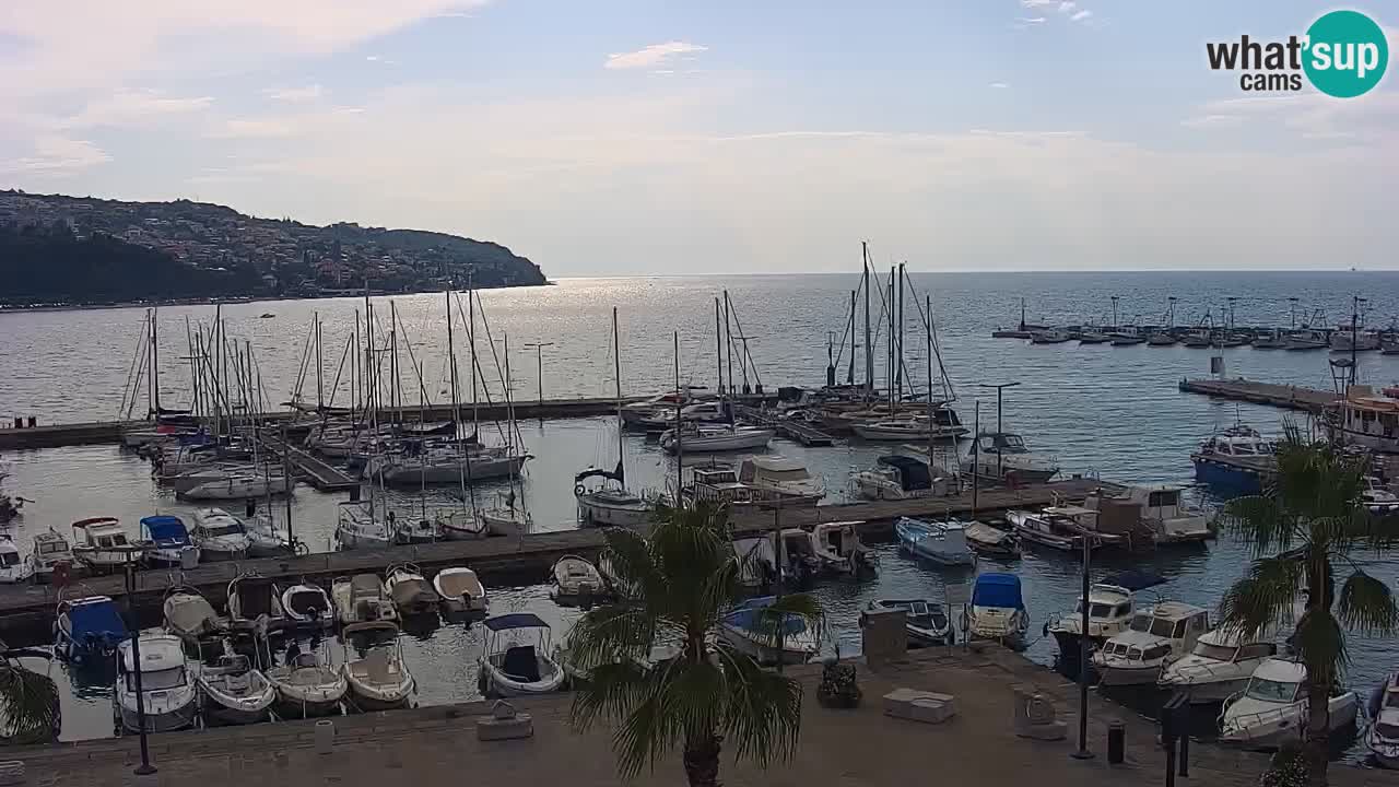 Spletna kamera Koper – Panorama na marino in promenado s Hotela Grand Koper