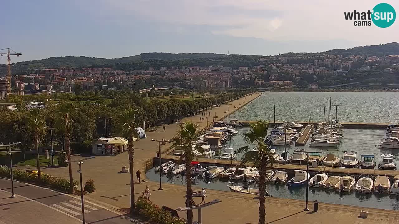 Luka Kopar uživo web kamera – Turistički terminal i teretna luka – Slovenija