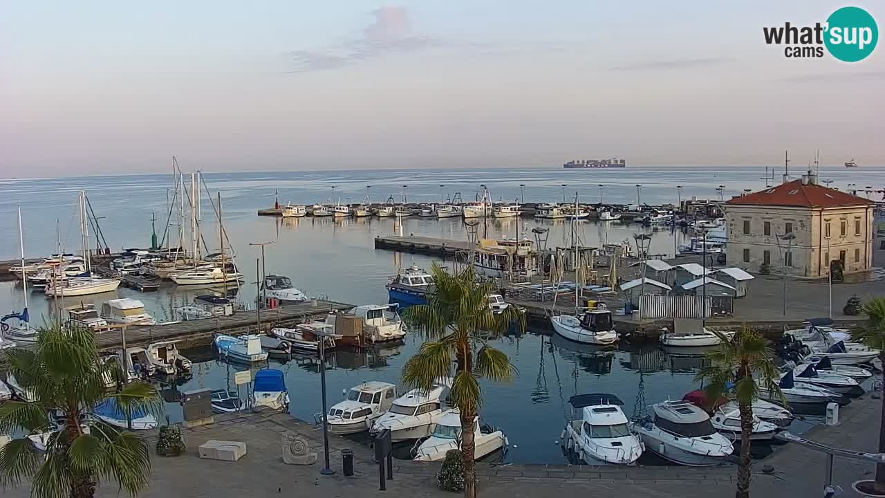 Webcam Koper – Panorama de la marina et de la promenade depuis le Grand Hotel Koper