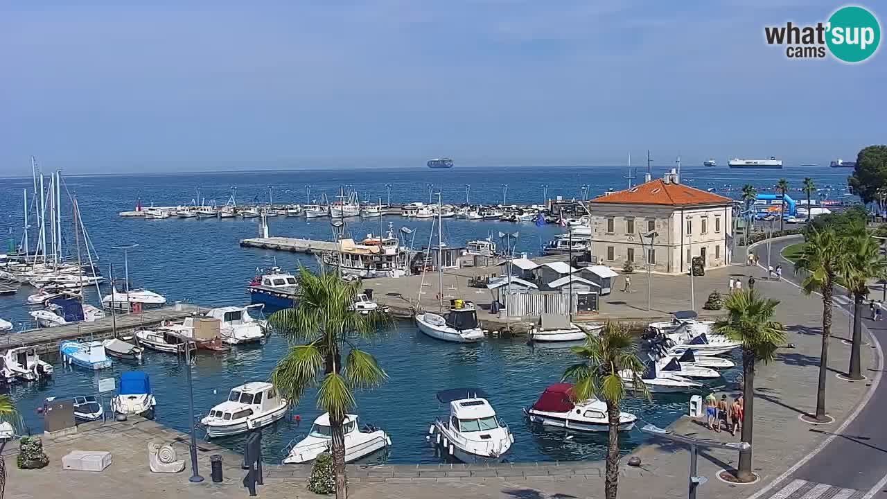 Spletna kamera Koper – Panorama na marino in promenado s Hotela Grand Koper