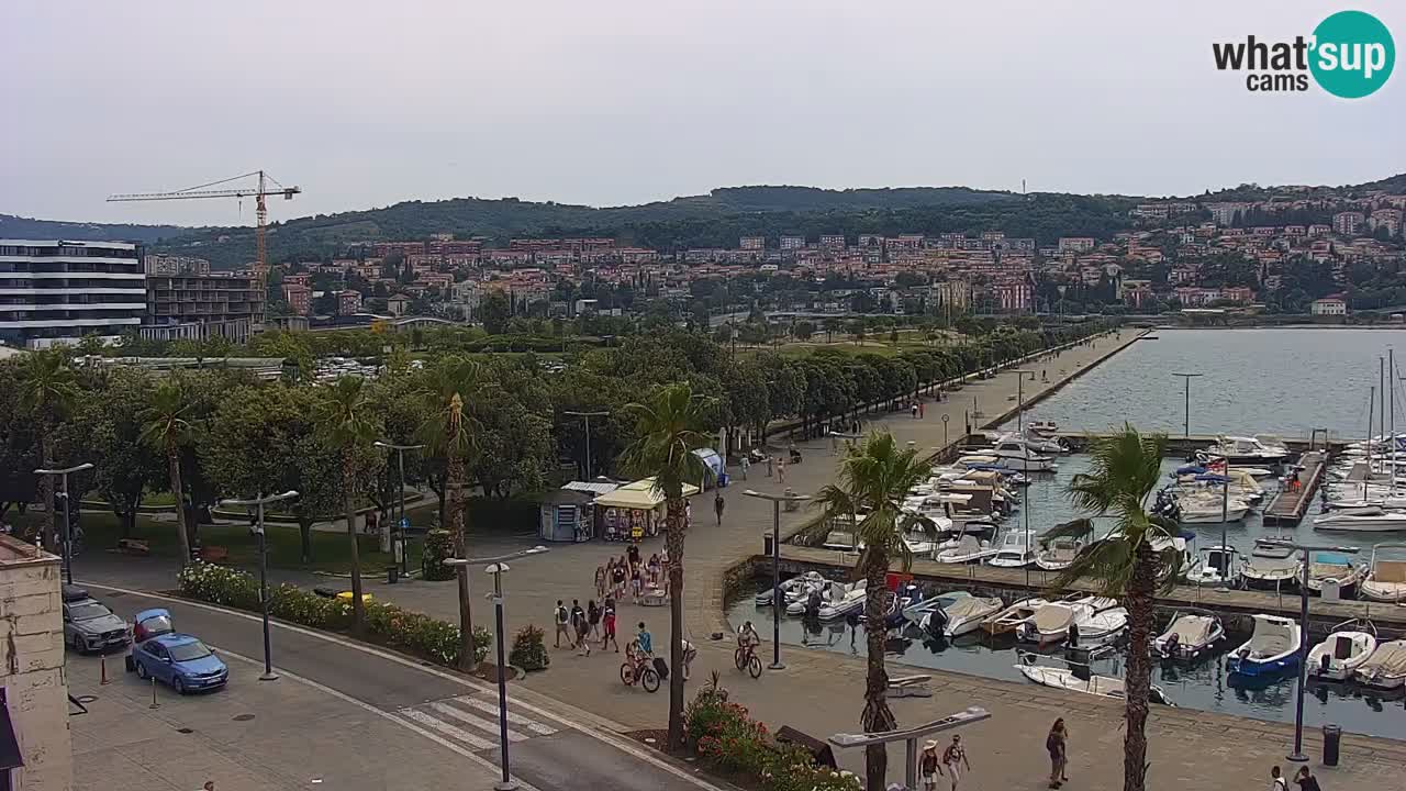Luka Kopar uživo web kamera – Turistički terminal i teretna luka – Slovenija