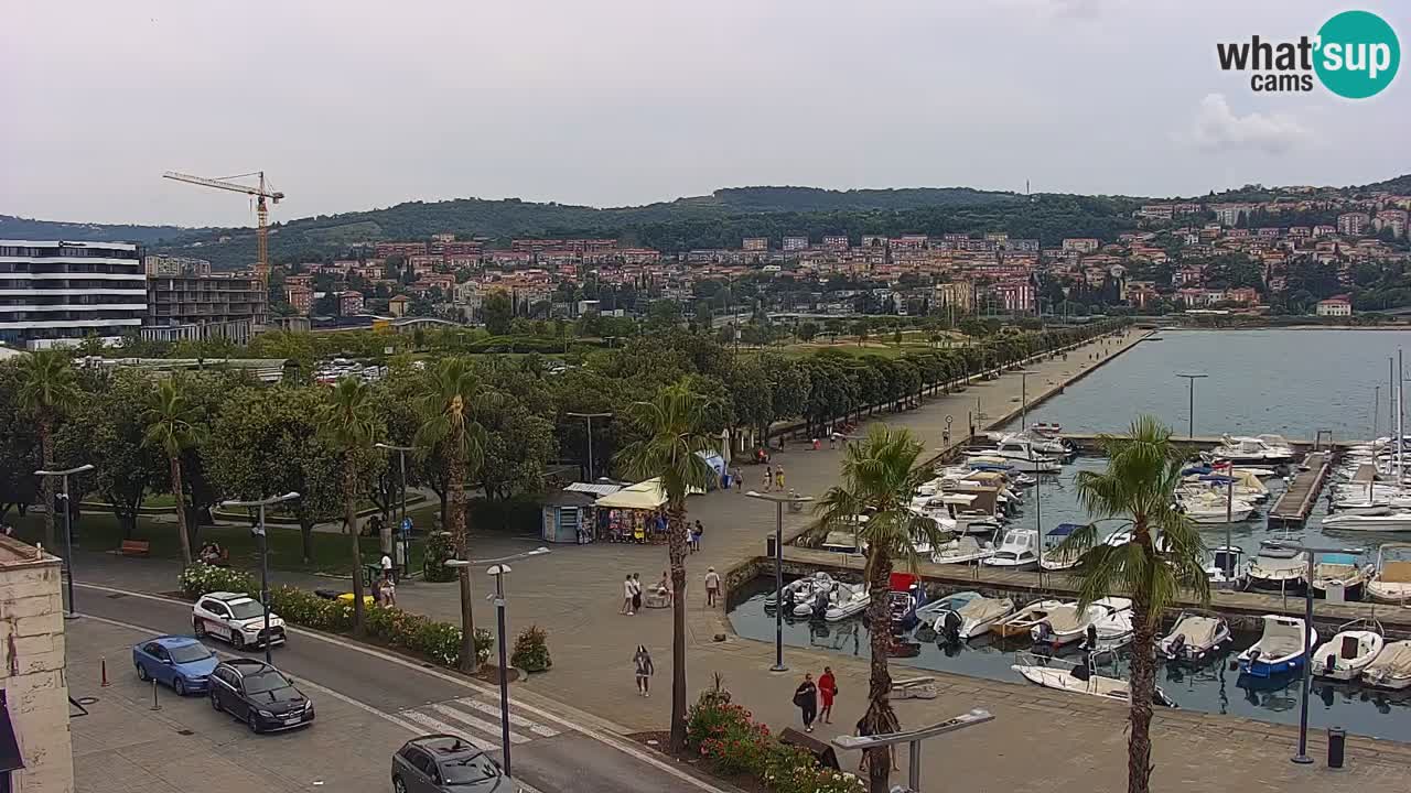 Luka Kopar uživo web kamera – Turistički terminal i teretna luka – Slovenija