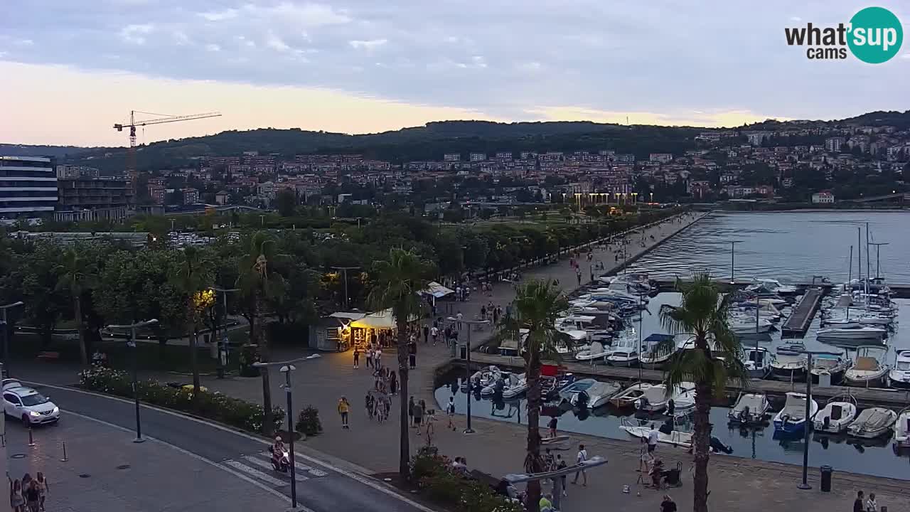Webcam en direct du port de Koper – port de croisière et de fret – Slovénie