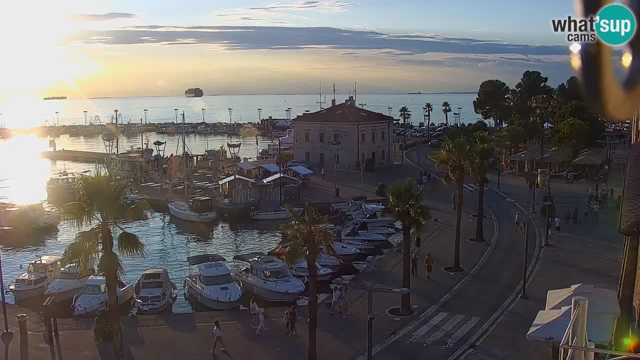 Webcam Koper – Panorama of the marina and promenade from the Grand Hotel Koper
