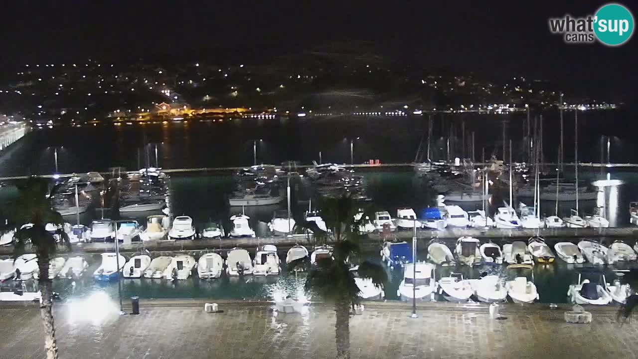 Webcam Koper – Panorama des Jachthafens und der Promenade vom Hotel Grand Koper