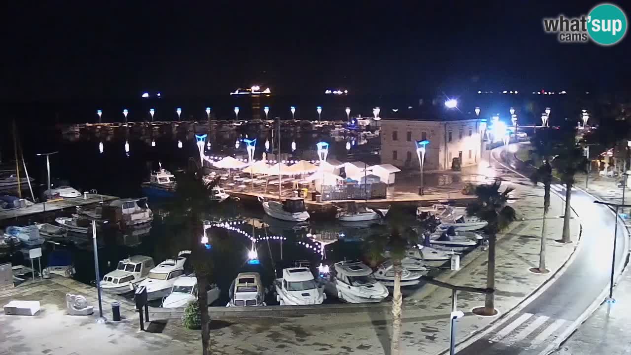 Spletna kamera Luka Koper v živo – Potniški terminal in tovorno pristanišče – Slovenija