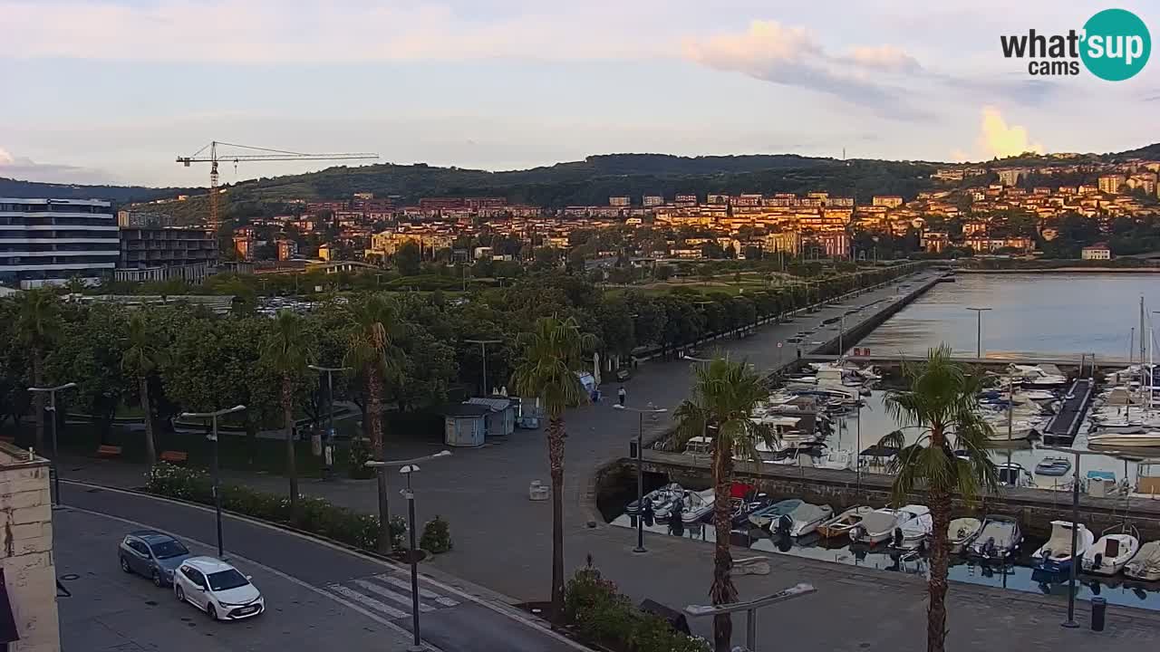 Webcam Koper – Panorama des Jachthafens und der Promenade vom Hotel Grand Koper