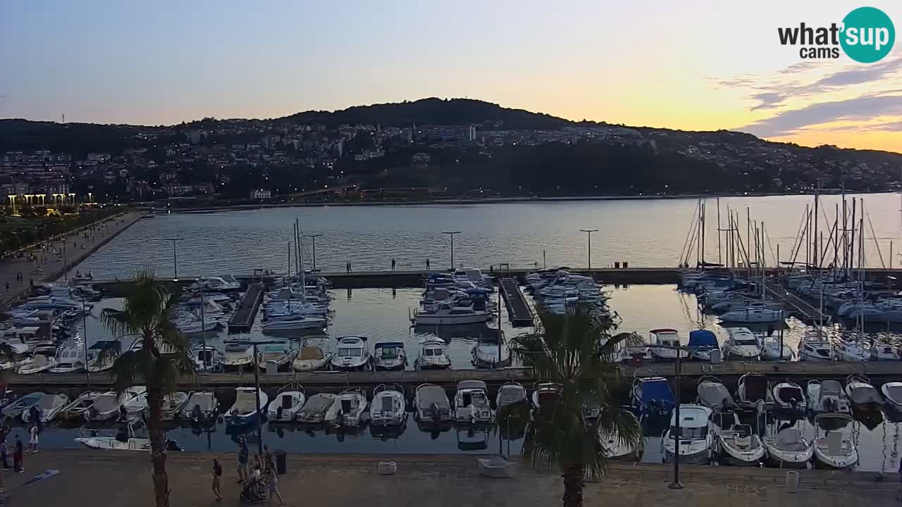 Webcam en direct du port de Koper – port de croisière et de fret – Slovénie