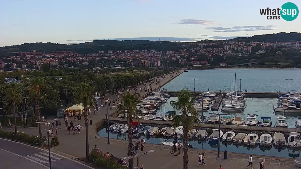 Camera en vivo Koper – puerto deportivo y paseo marítimo desde el Hotel Grand Koper