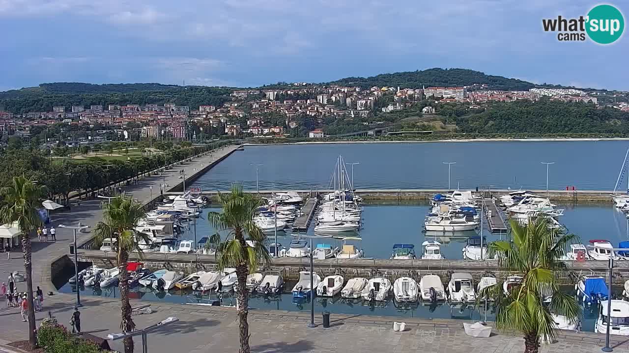 Luka Kopar uživo web kamera – Turistički terminal i teretna luka – Slovenija