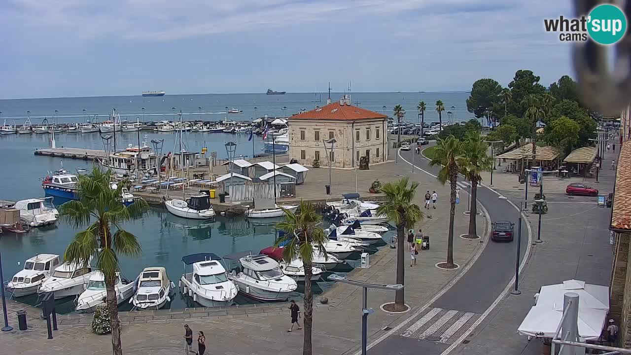 Luka Kopar uživo web kamera – Turistički terminal i teretna luka – Slovenija